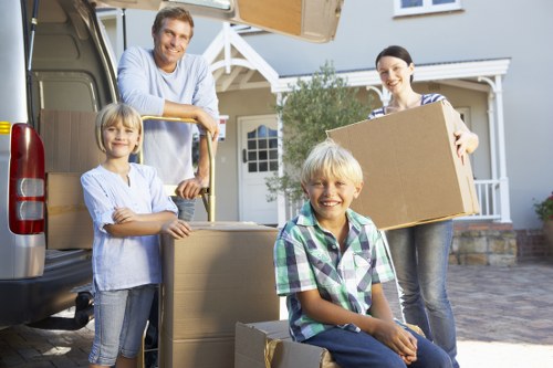 Packing and transporting household items in Notting Hill