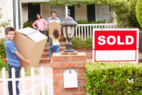 Careful handling of items during a Notting Hill apartment move